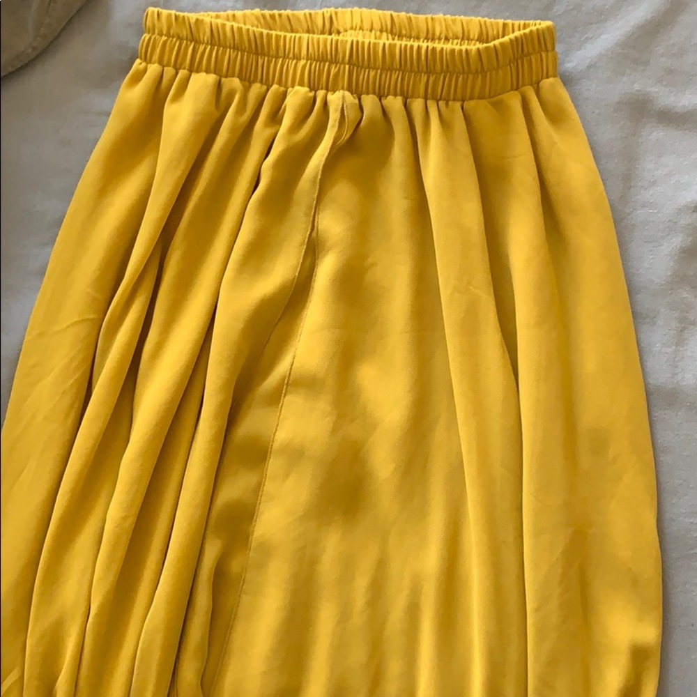 Yellow Maxi skirt. Size Large